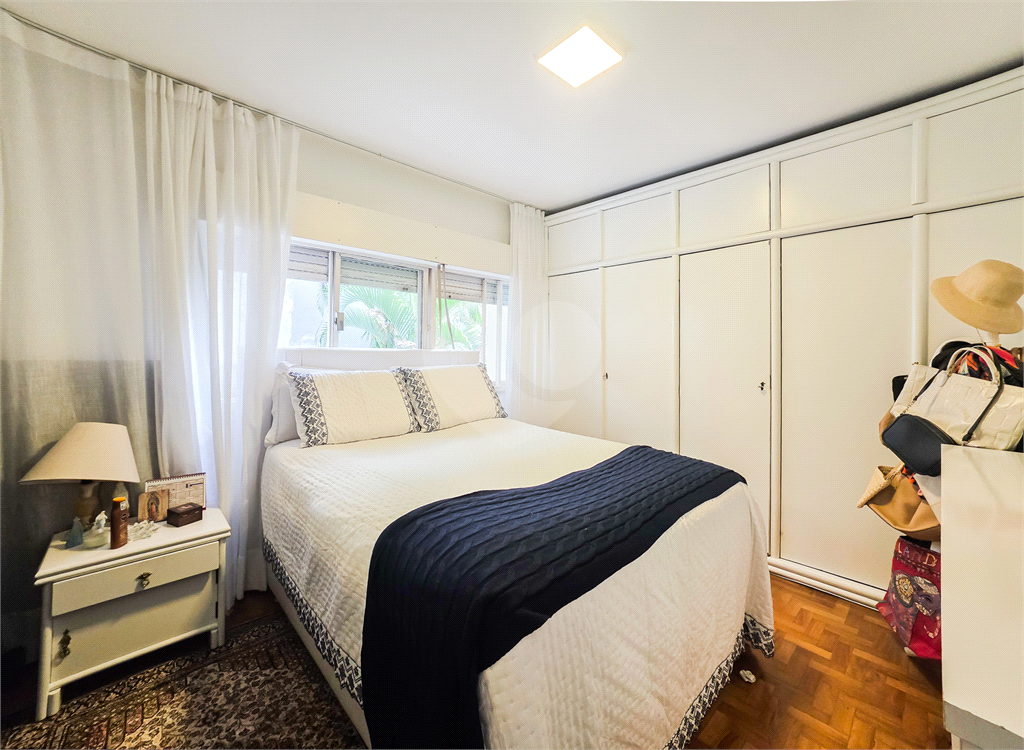 Apartamento - Jardins - 3 Quartos / Dormitórios - 1 Vaga - Venda / Compra - Próximo ao Metrô