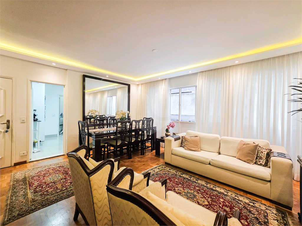 Apartamento - Jardins - 3 Quartos / Dormitórios - 1 Vaga - Venda / Compra - Próximo ao Metrô