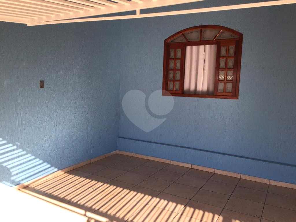 Casa à venda com 3 quartos, 131m² - Foto 2