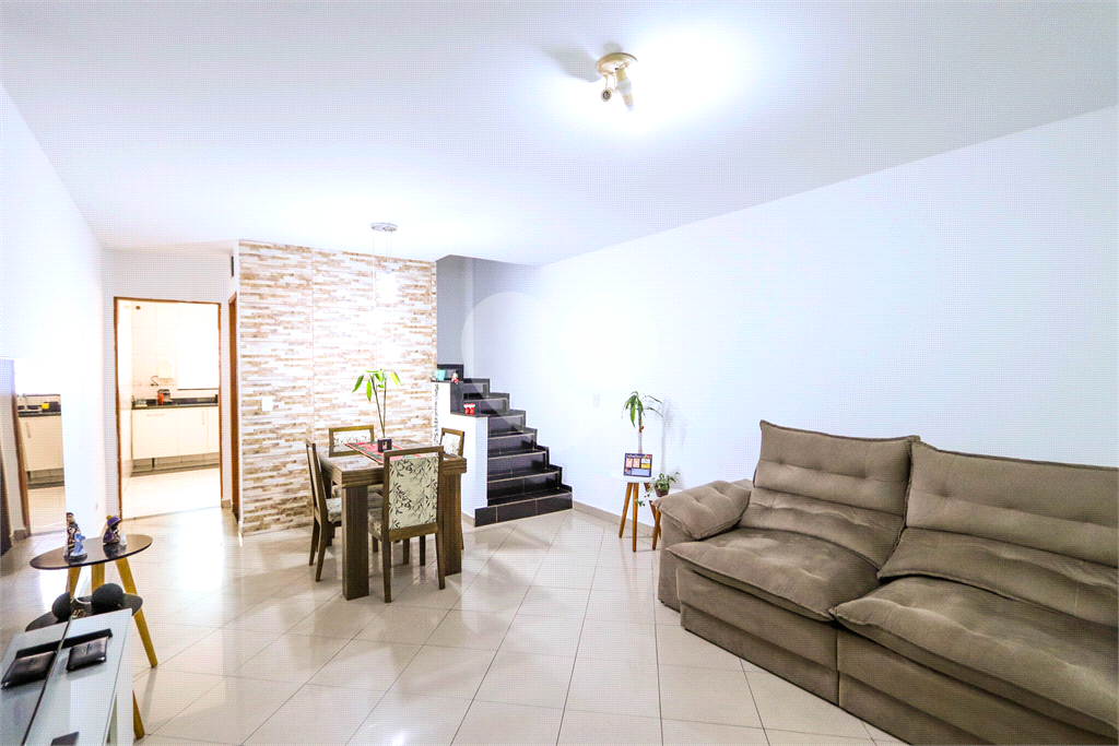 Casa à Venda 132m²| 2 Suítes com Vaga | Perto do Metrô Parada Inglesa