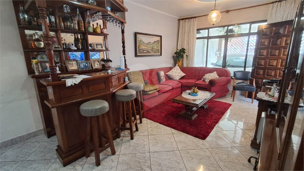 Casa à Venda Mobiliado | 170 m² | 3 dormitórios, 1 suíte | 2 vagas na Vila Maria!