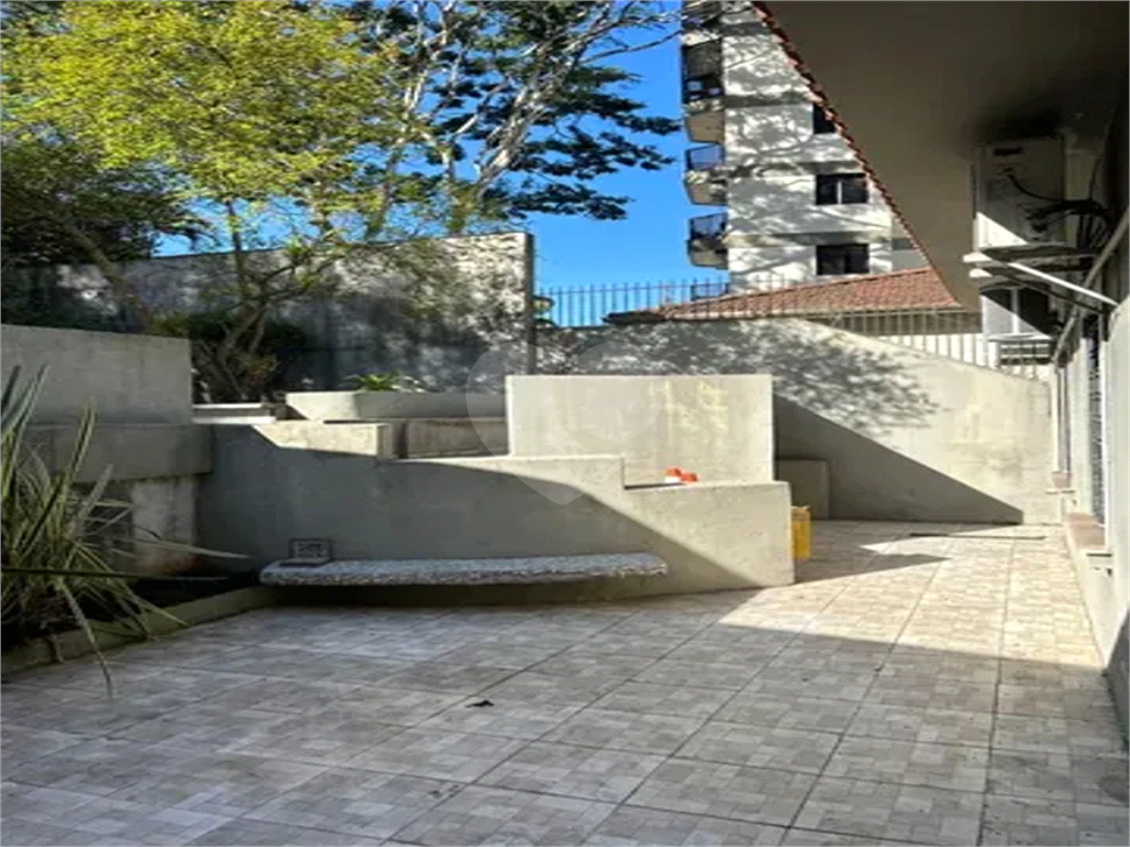Vende se Uma Casa / Terreno Maravilhosa e Aconchegante!!!