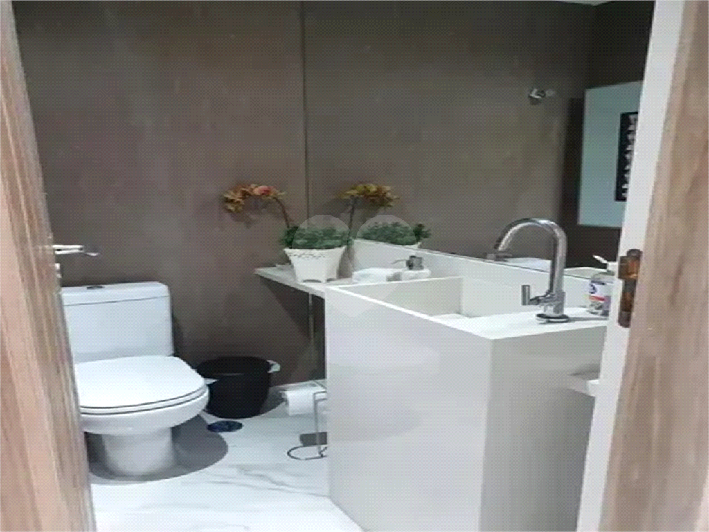 Vende se Uma Casa / Terreno Maravilhosa e Aconchegante!!!