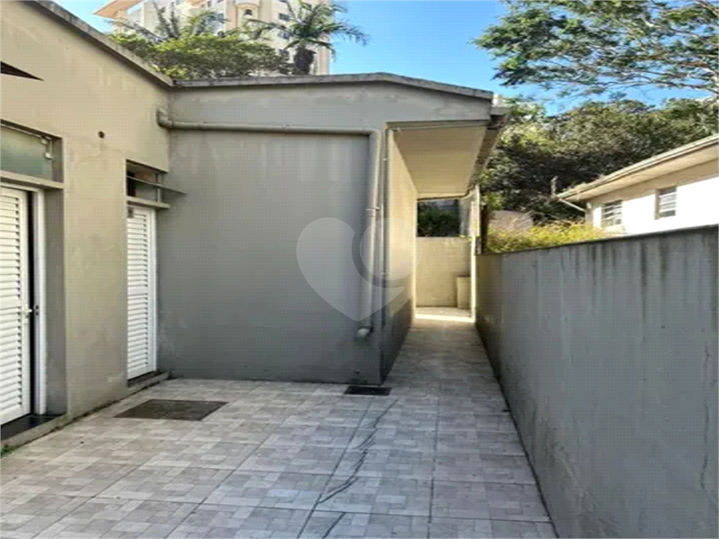 Vende se Uma Casa / Terreno Maravilhosa e Aconchegante!!!