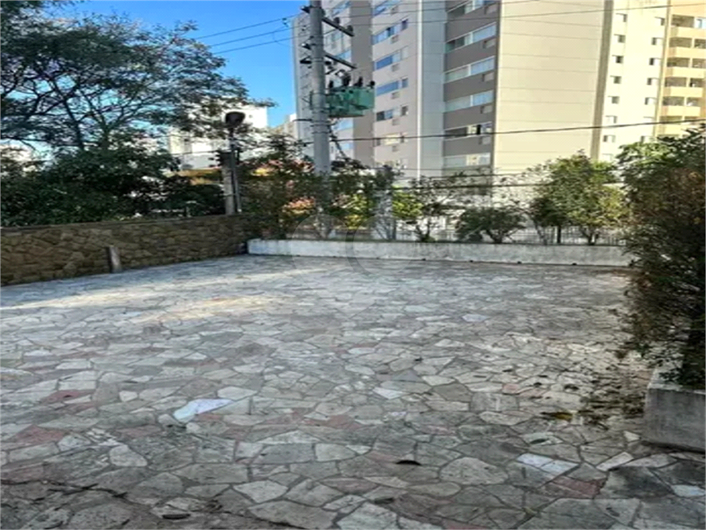 Vende se Uma Casa / Terreno Maravilhosa e Aconchegante!!!
