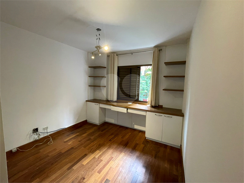 Charmoso Apartamento com 3 Dormitórios e 2 Varandas e 2 Vagas – Conforto e Tranquilidade na Melhor Região do Itaim Bibi 