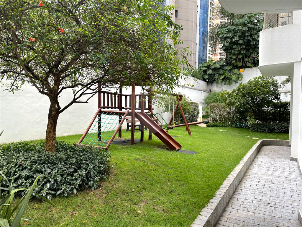 Charmoso Apartamento com 3 Dormitórios e 2 Varandas e 2 Vagas – Conforto e Tranquilidade na Melhor Região do Itaim Bibi 