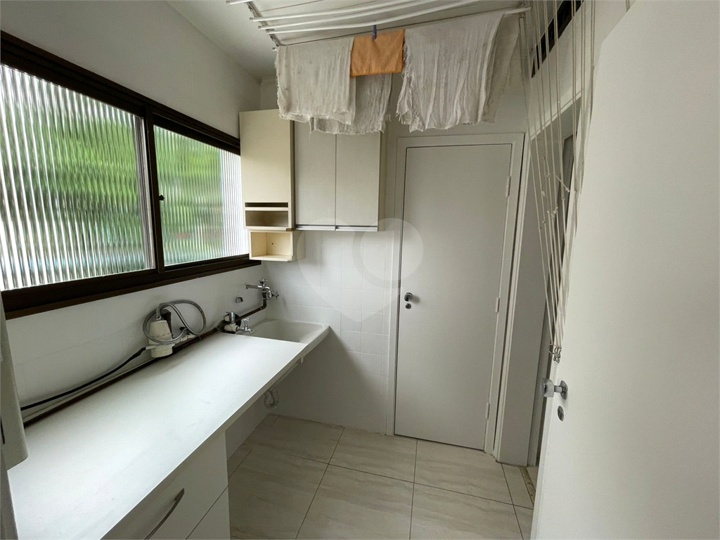 Charmoso Apartamento com 3 Dormitórios e 2 Varandas e 2 Vagas – Conforto e Tranquilidade na Melhor Região do Itaim Bibi 