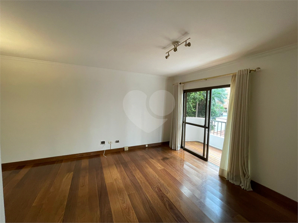 Charmoso Apartamento com 3 Dormitórios e 2 Varandas e 2 Vagas – Conforto e Tranquilidade na Melhor Região do Itaim Bibi 