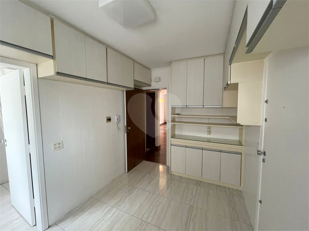 Charmoso Apartamento com 3 Dormitórios e 2 Varandas e 2 Vagas – Conforto e Tranquilidade na Melhor Região do Itaim Bibi 