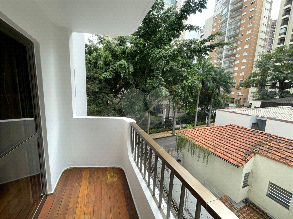 Charmoso Apartamento com 3 Dormitórios e 2 Varandas e 2 Vagas – Conforto e Tranquilidade na Melhor Região do Itaim Bibi 