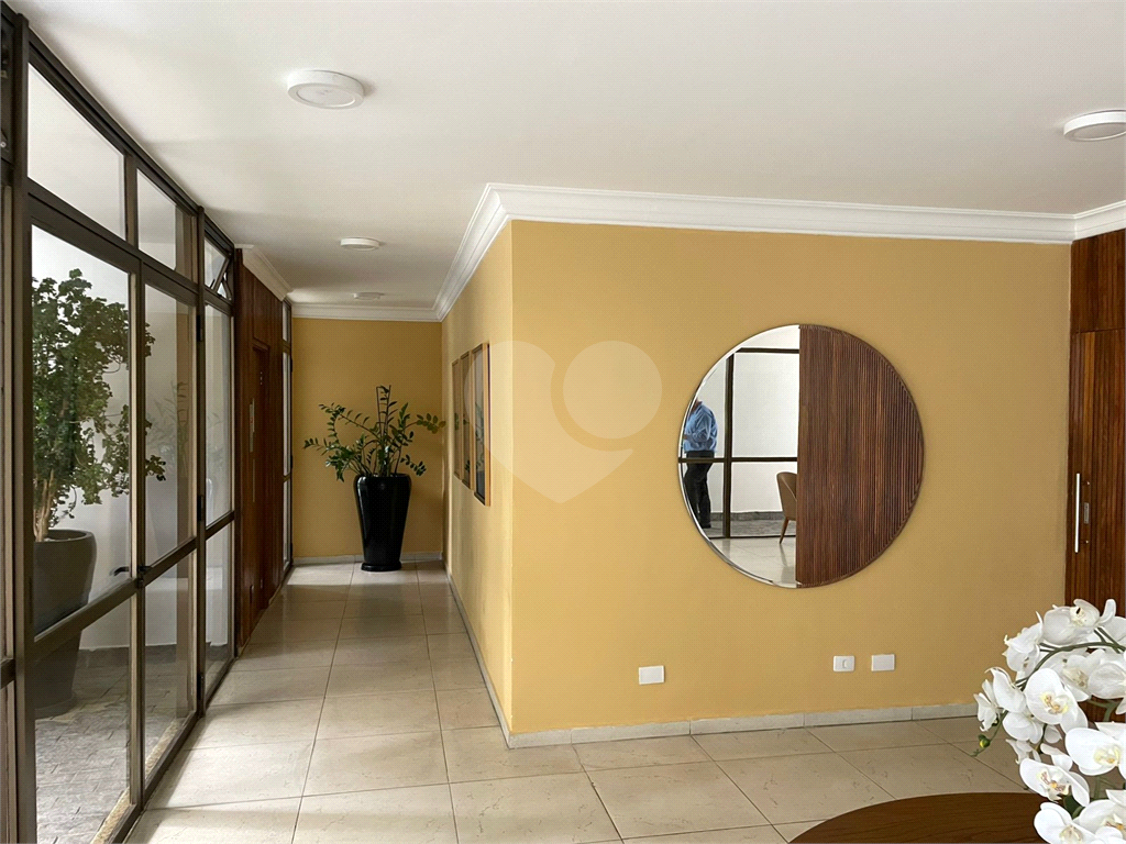 Charmoso Apartamento com 3 Dormitórios e 2 Varandas e 2 Vagas – Conforto e Tranquilidade na Melhor Região do Itaim Bibi 