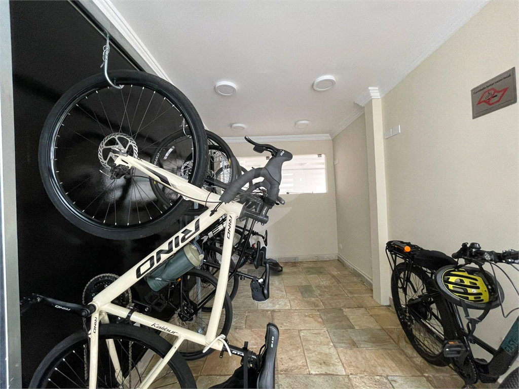 Charmoso Apartamento com 3 Dormitórios e 2 Varandas e 2 Vagas – Conforto e Tranquilidade na Melhor Região do Itaim Bibi 