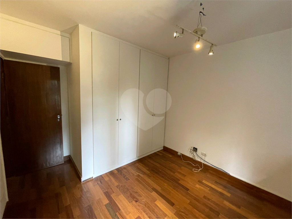 Charmoso Apartamento com 3 Dormitórios e 2 Varandas e 2 Vagas – Conforto e Tranquilidade na Melhor Região do Itaim Bibi 