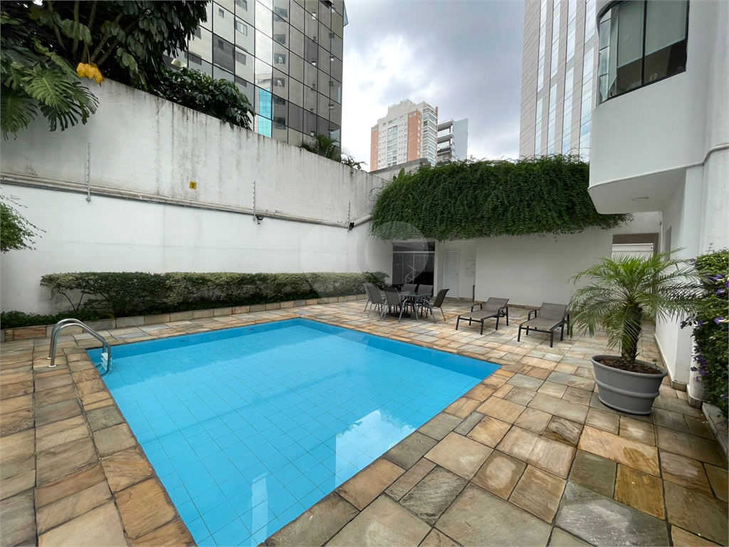 Charmoso Apartamento com 3 Dormitórios e 2 Varandas e 2 Vagas – Conforto e Tranquilidade na Melhor Região do Itaim Bibi 