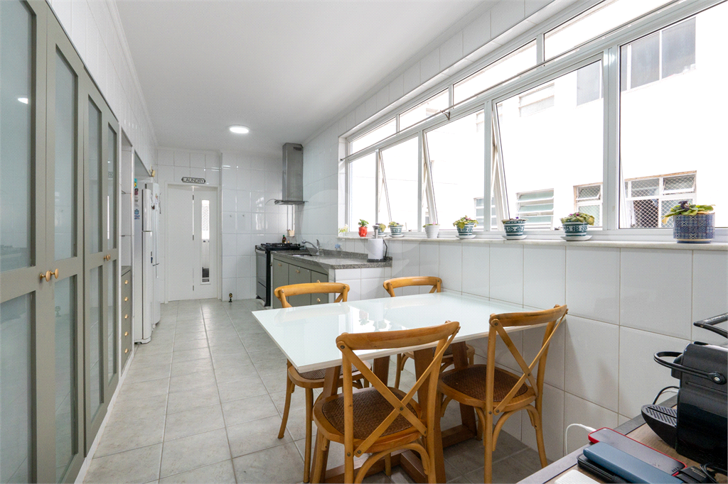 Apartamento de 164m², 4 dormitórios e 2 vagas. R$ 1.500.000,00 Higienópolis