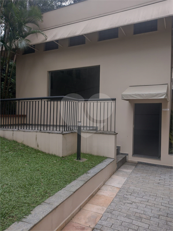 APARTAMENTO em MORUMBI