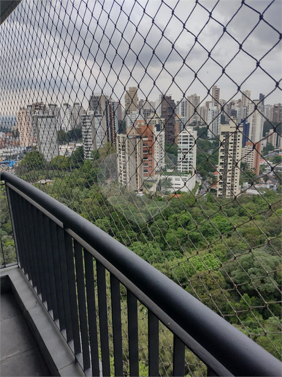 APARTAMENTO em MORUMBI