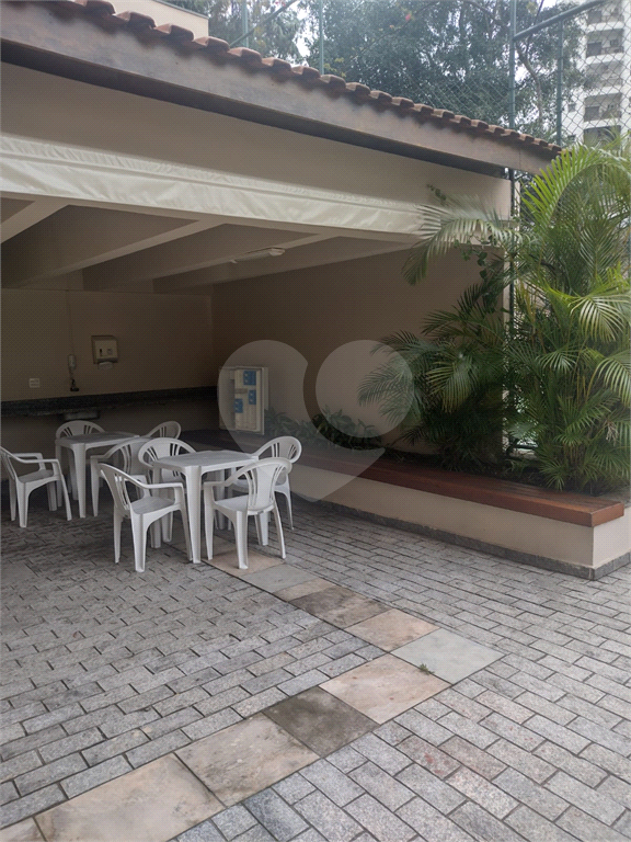 APARTAMENTO em MORUMBI