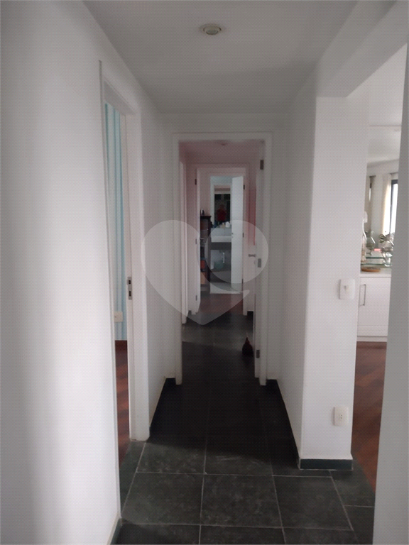 APARTAMENTO em MORUMBI