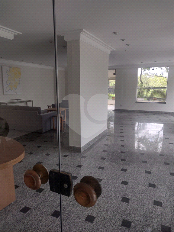 APARTAMENTO em MORUMBI