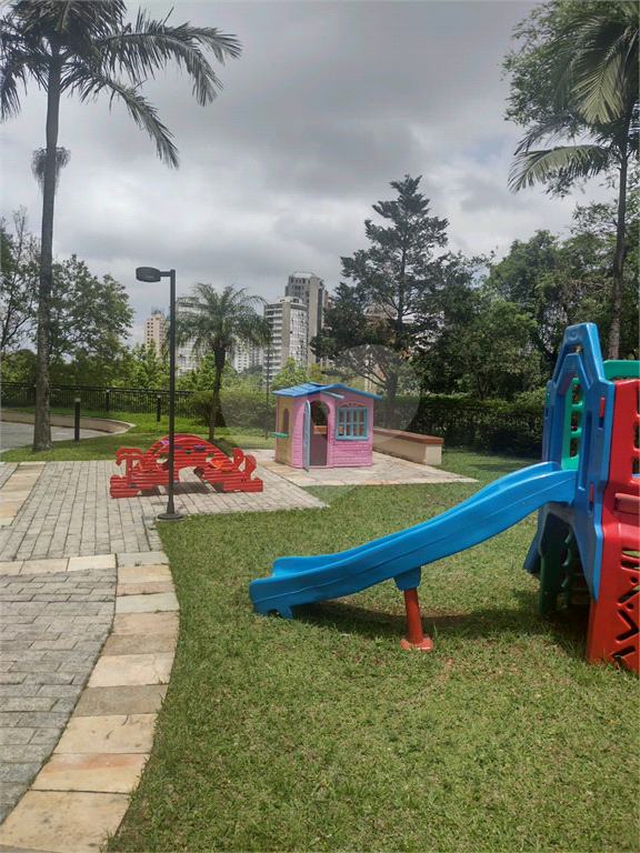 APARTAMENTO em MORUMBI