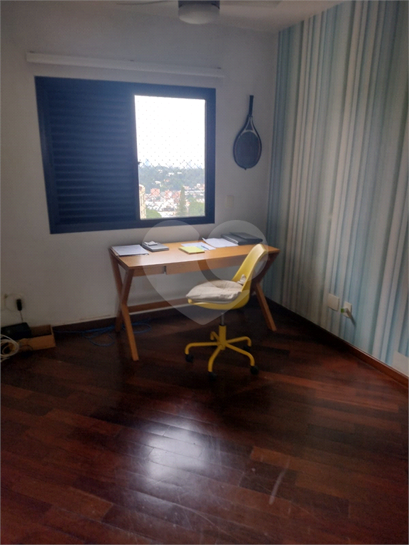 APARTAMENTO em MORUMBI