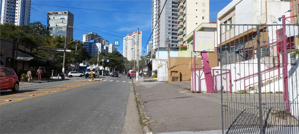 Sobrado 04 dormitórios na Avenida Pompéia a 500 m do metrô Vila Madalena