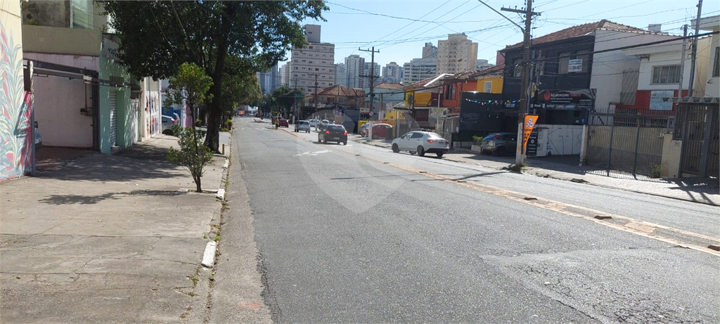 Sobrado 04 dormitórios, 03 banheiros, 2 salas a 500 m do metrô Vila Madalena