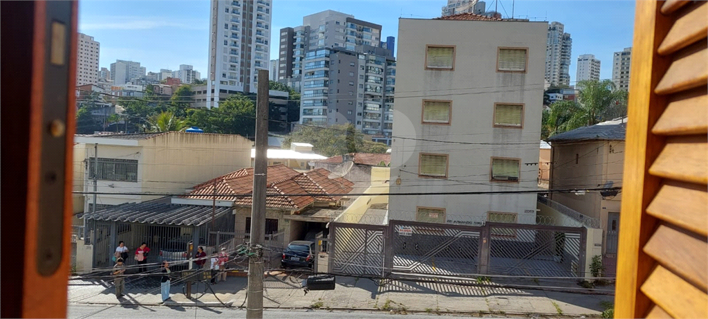 Sobrado 04 dormitórios, 03 banheiros, 2 salas a 500 m do metrô Vila Madalena