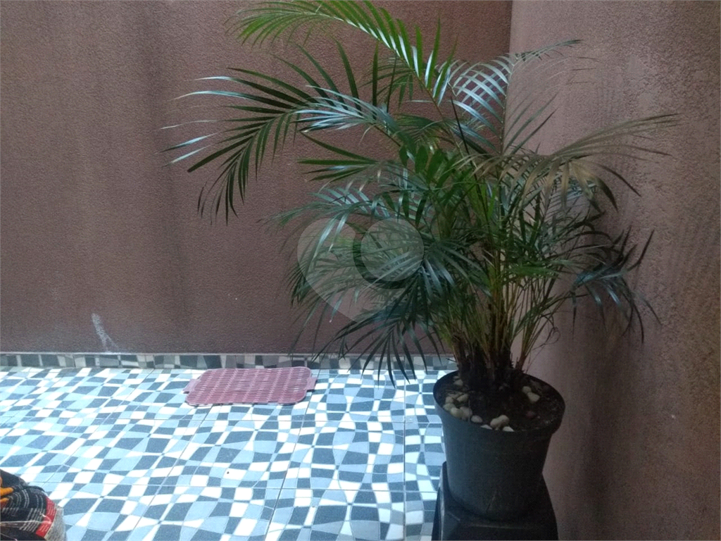 Condomínio com 2 dormitórios e 2 vagas