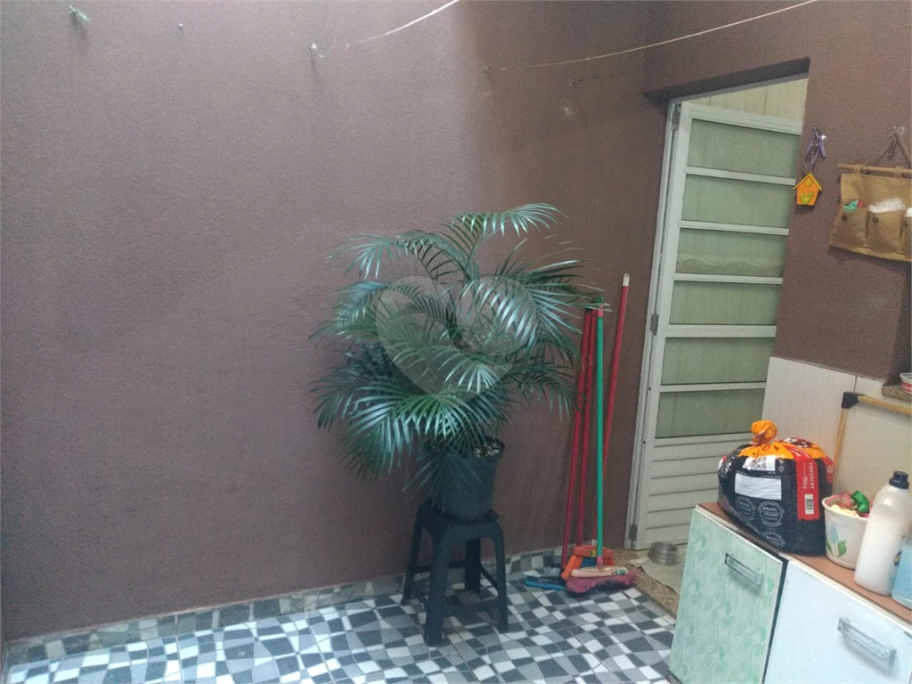 Condomínio com 2 dormitórios e 2 vagas