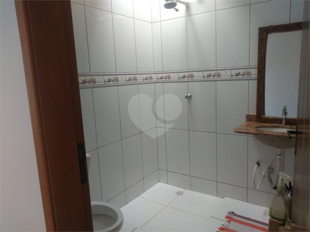 Condomínio com 2 dormitórios e 2 vagas