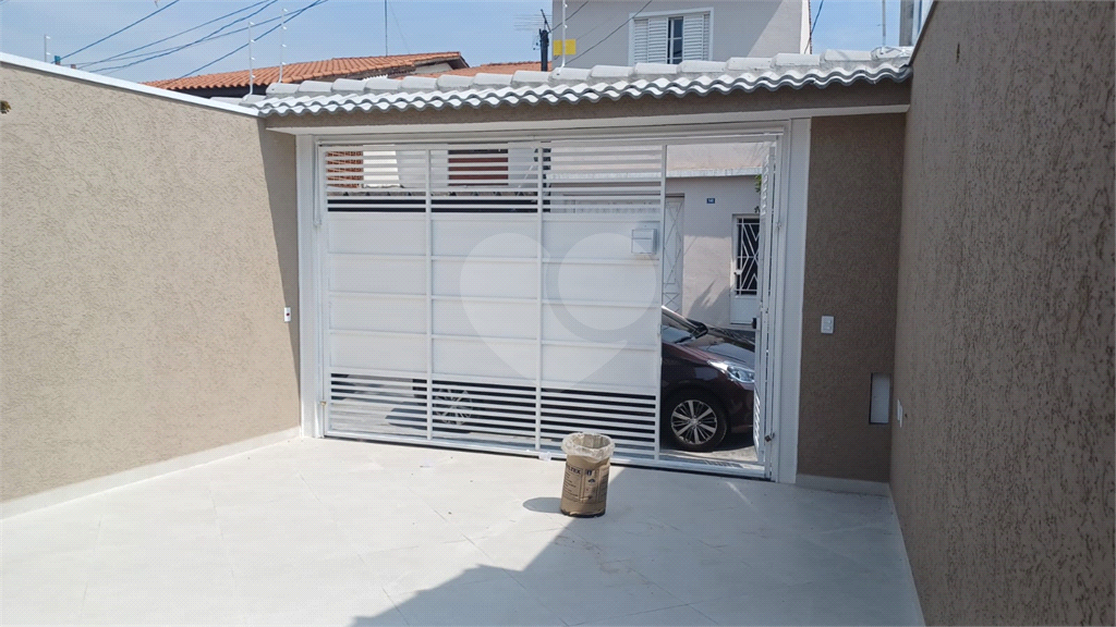 Casa totalmente térrea e novíssima com 3 dormitórios, sendo 1 suíte!
