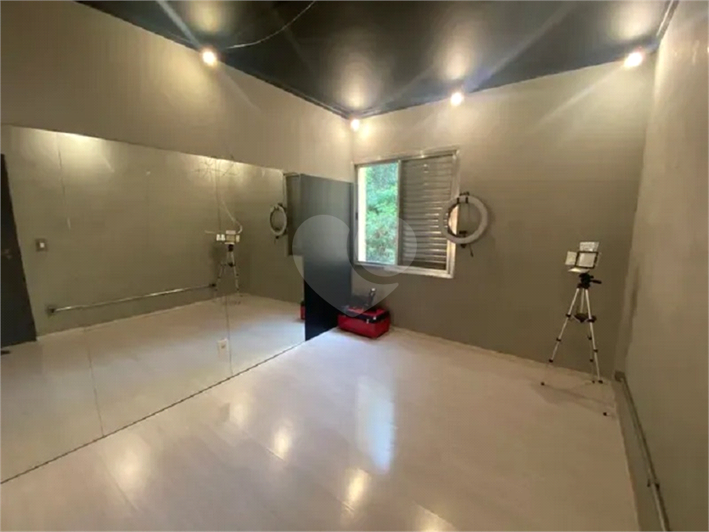 APARTAMENTO em LAPA