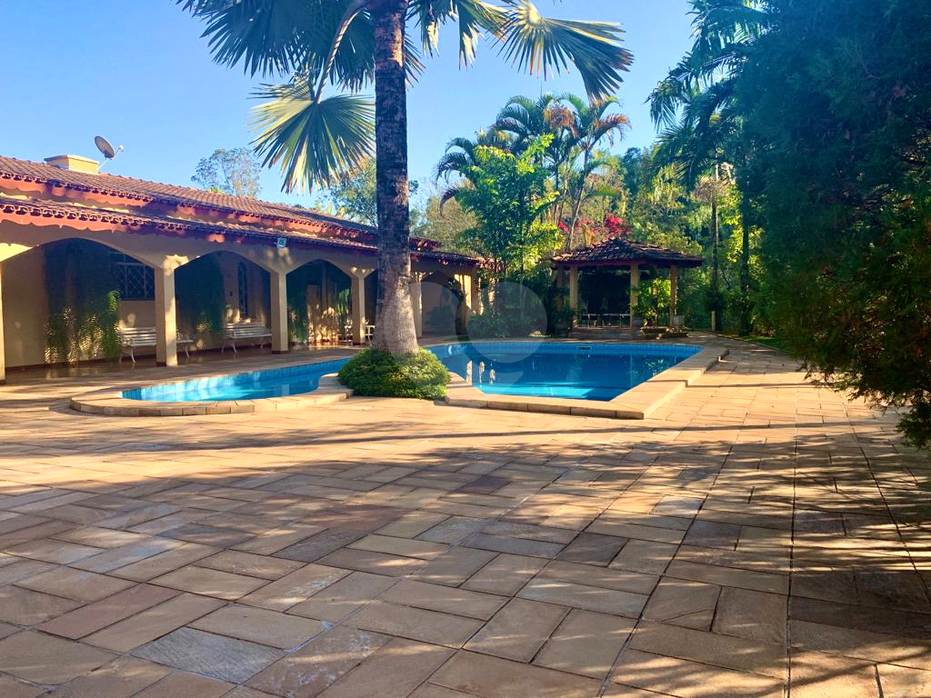 Sítio à venda com 3 quartos, 900m² - Foto 1