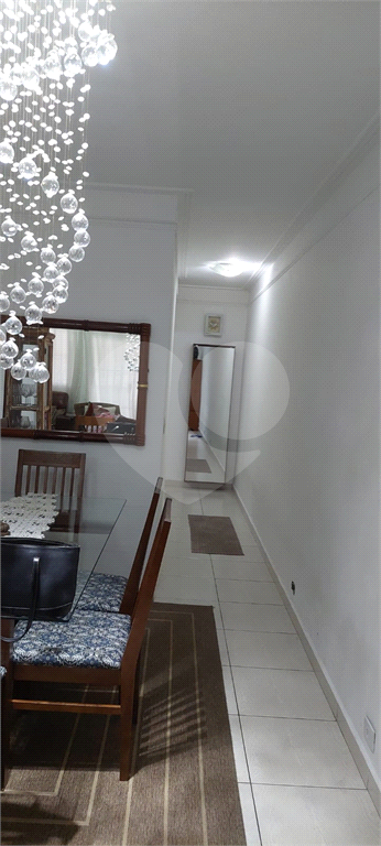 Casa Assobradada, com 03 dormitórios, sendo 01 suíte, 03 banheiros, 03 vagas e churrasqueira