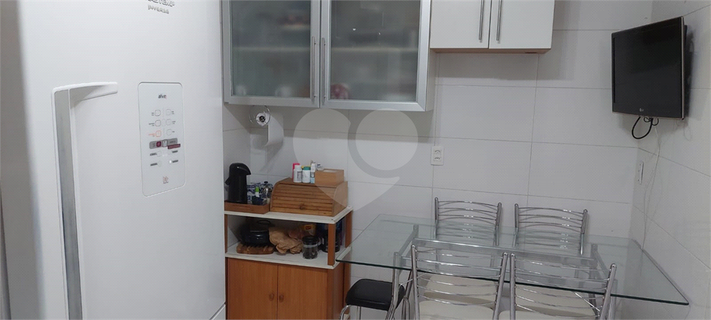 Casa Assobradada, com 03 dormitórios, sendo 01 suíte, 03 banheiros, 03 vagas e churrasqueira