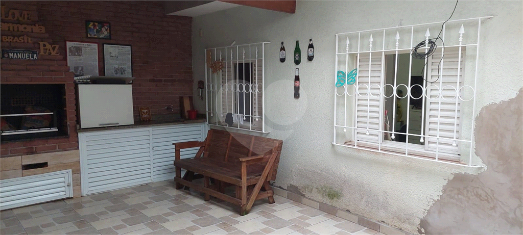 Casa Assobradada, com 03 dormitórios, sendo 01 suíte, 03 banheiros, 03 vagas e churrasqueira