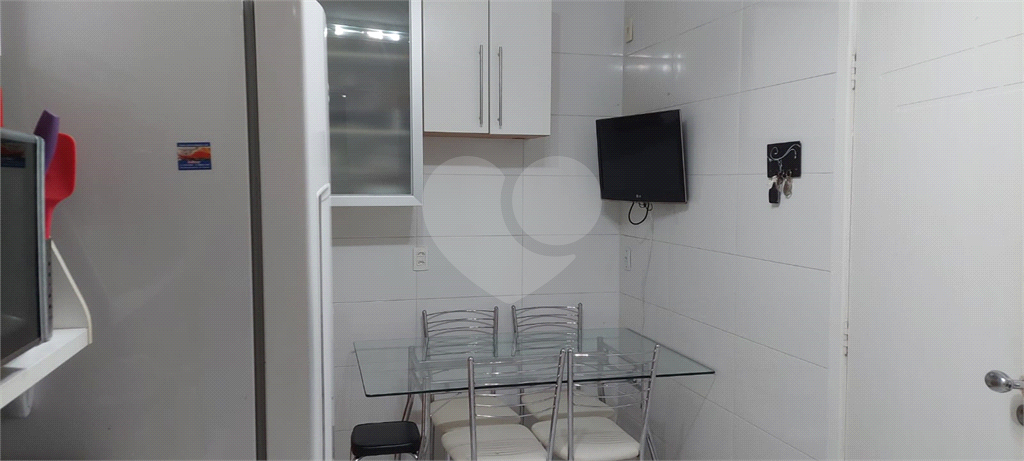 Casa Assobradada, com 03 dormitórios, sendo 01 suíte, 03 banheiros, 03 vagas e churrasqueira