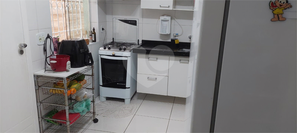 Casa Assobradada, com 03 dormitórios, sendo 01 suíte, 03 banheiros, 03 vagas e churrasqueira