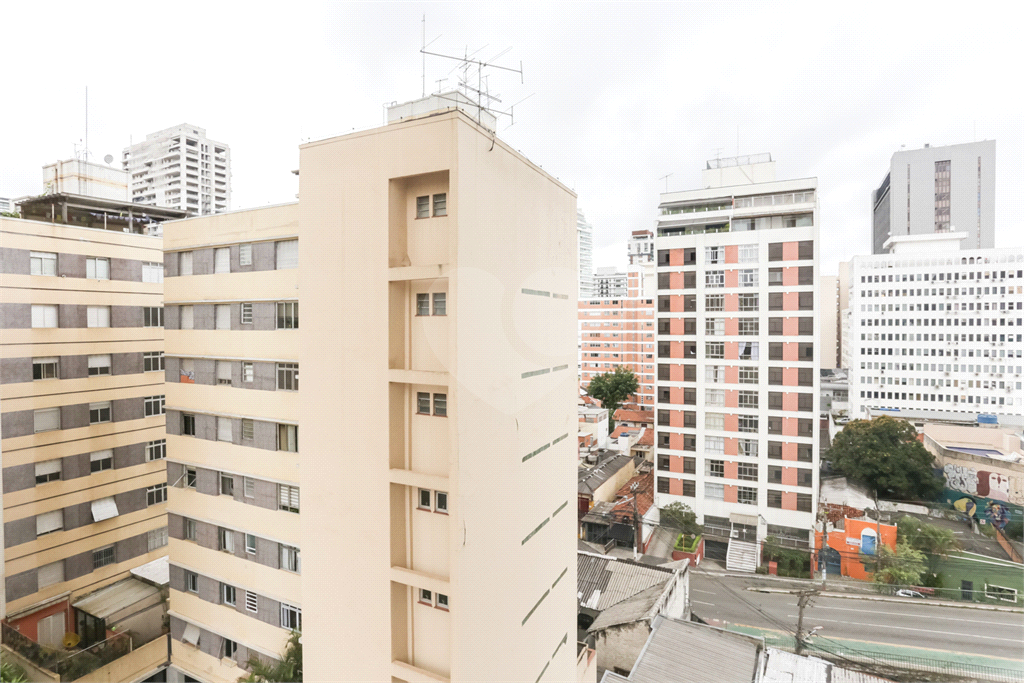 APARTAMENTO À VENDA COM, 3 QUARTOS E 1 VAGA EM PINHEIROS.