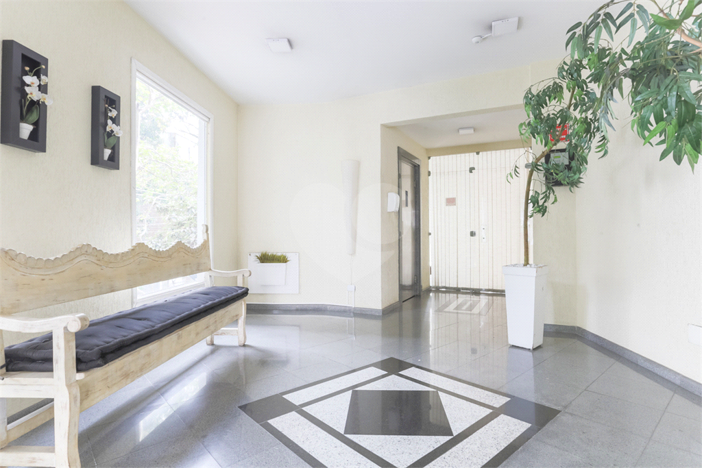 APARTAMENTO À VENDA COM, 3 QUARTOS E 1 VAGA EM PINHEIROS.