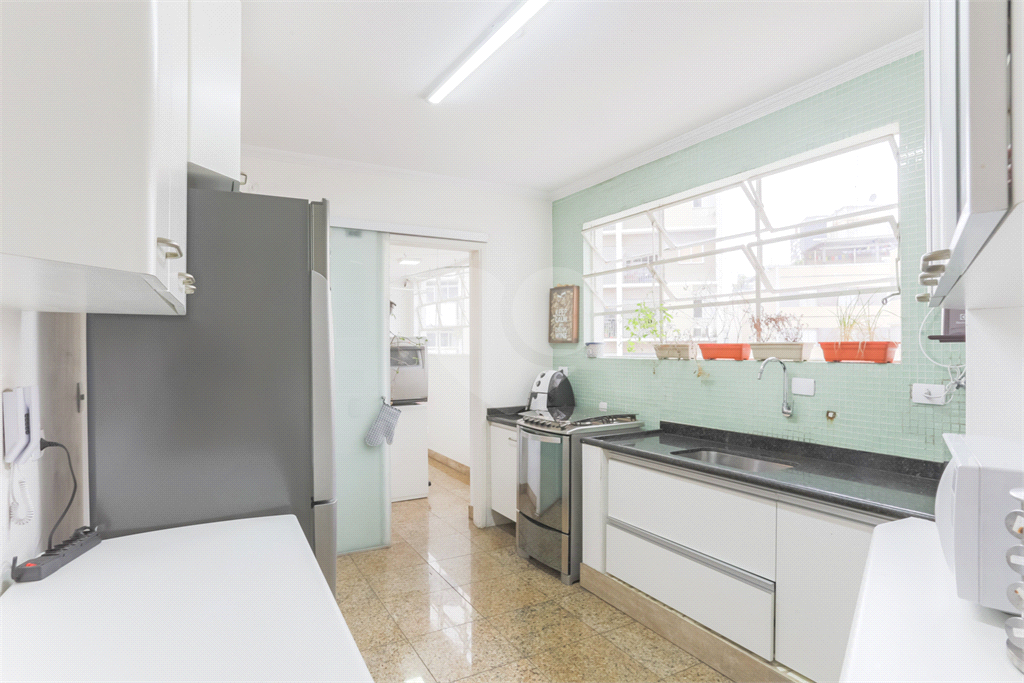 APARTAMENTO À VENDA COM, 3 QUARTOS E 1 VAGA EM PINHEIROS.