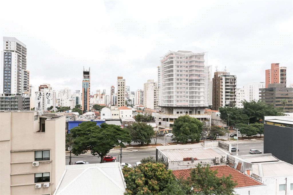 APARTAMENTO À VENDA COM, 3 QUARTOS E 1 VAGA EM PINHEIROS.