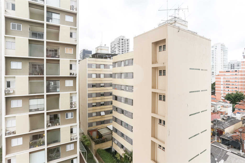 APARTAMENTO À VENDA COM, 3 QUARTOS E 1 VAGA EM PINHEIROS.