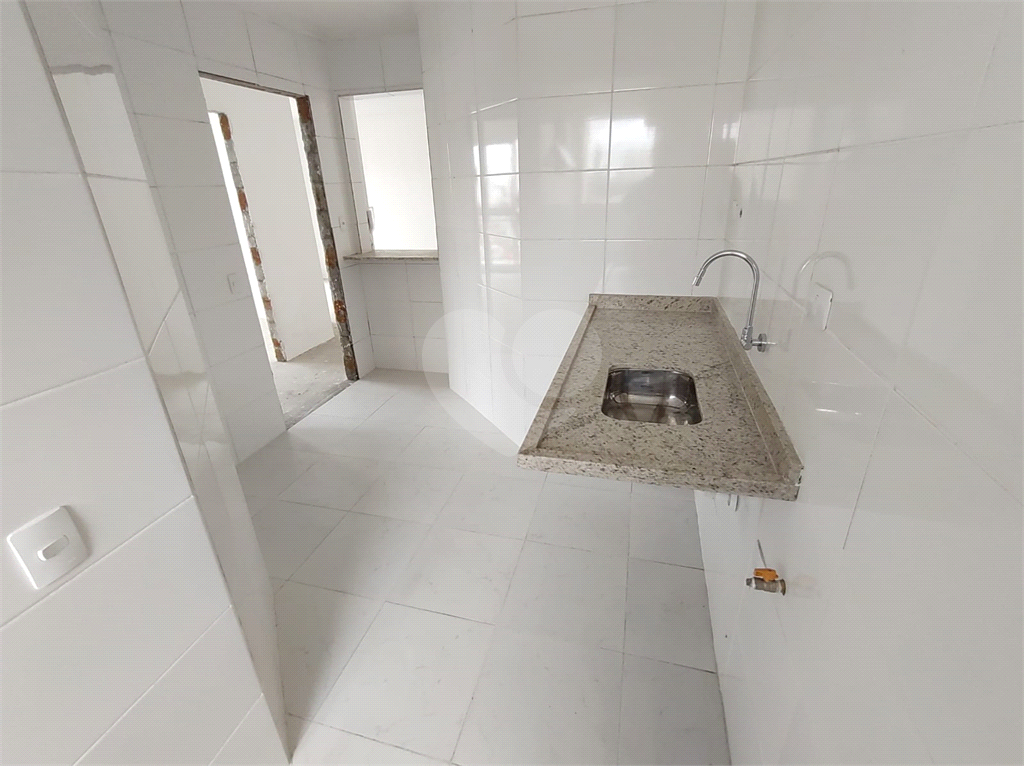 Apartamento Novo com 03 dormitórios em Santa Terezinha