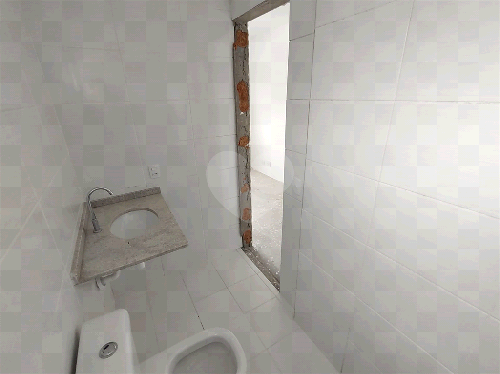 Apartamento Novo com 03 dormitórios em Santa Terezinha