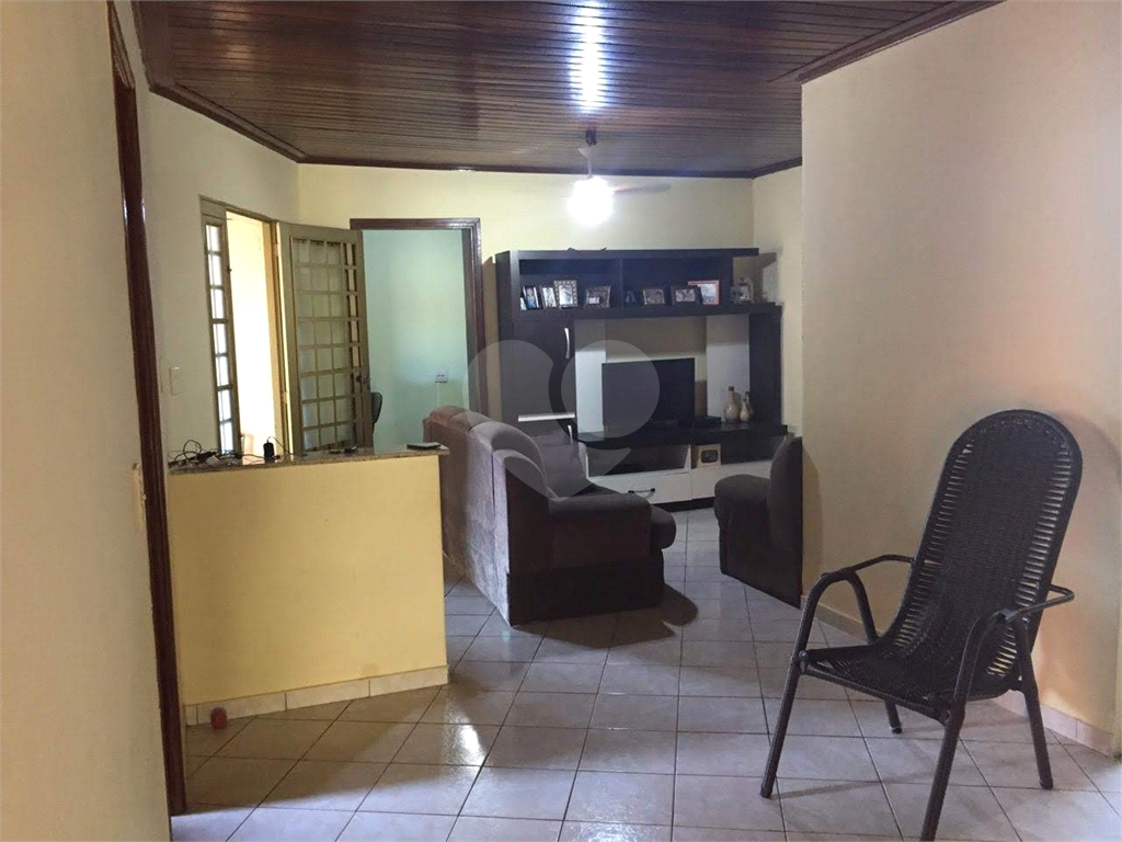 Casa à venda com 3 quartos, 174m² - Foto 3