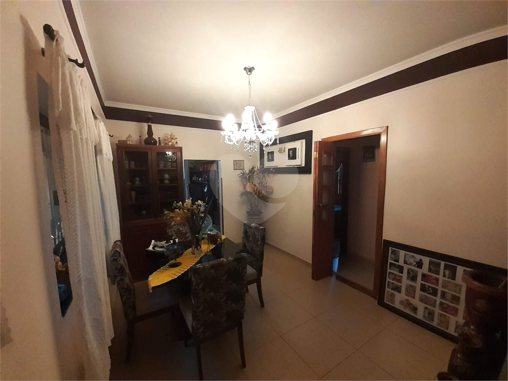 Casa à venda com 3 quartos, 200m² - Foto 15